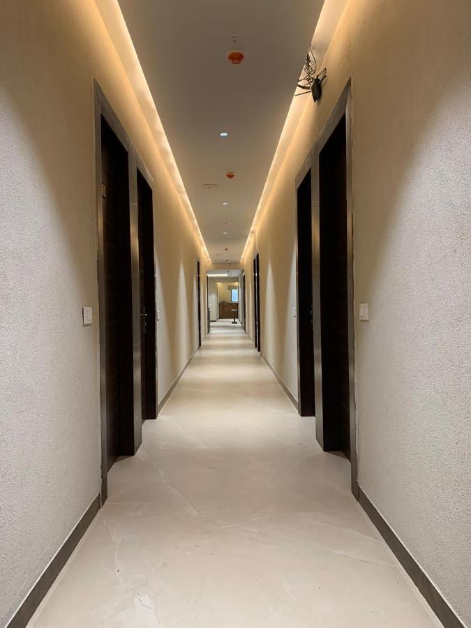 Hotel Alpine Plaza Shāhpur Exteriör bild
